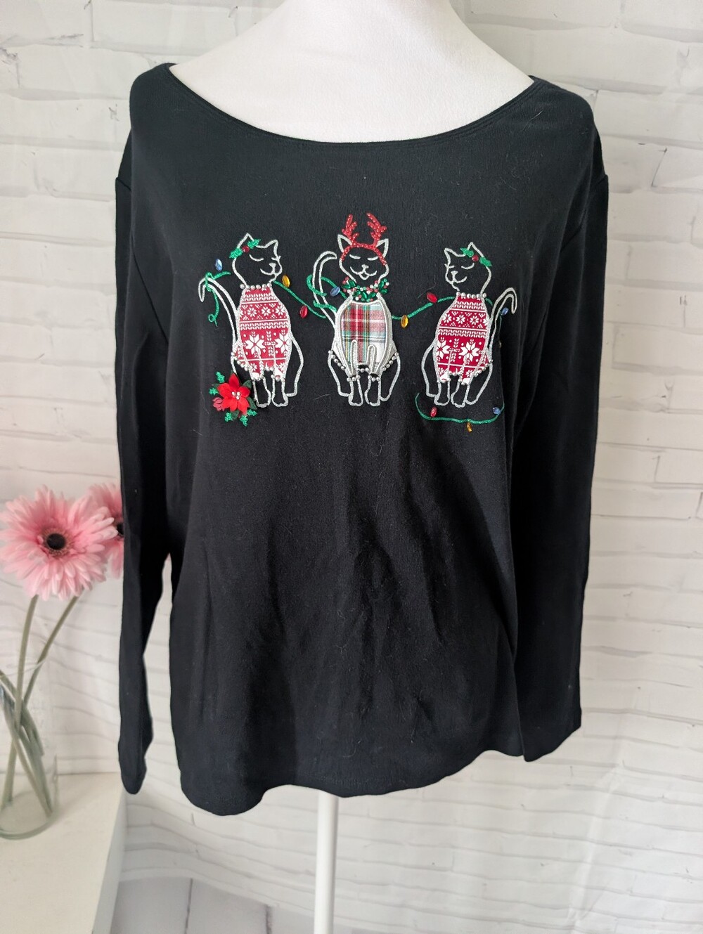 Karen Scott Women’s Black Long-Sleeve Holiday Cat Graphic Top